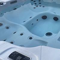 Provsitt alltid spabadet innan köp!