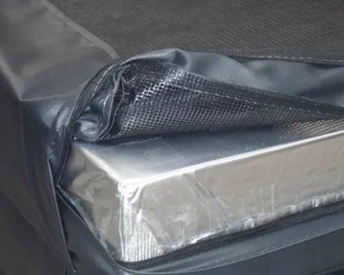 Isolerskivornas fuktspärr ska absolut vara aluminium-polyeten som varm-svetsas.